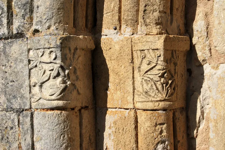 Chapiteaux romans de l’église Saint-Martin de Camiac